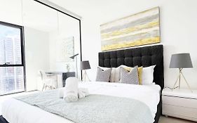 Beautiful 2B1B Cbd Melbourne Apartment
